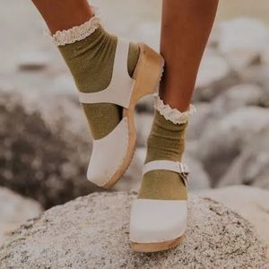 Mia Sophia clogs, size 37 (US 7) crème colored